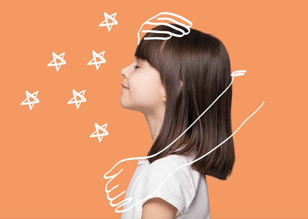 bambina con occhi chiusi